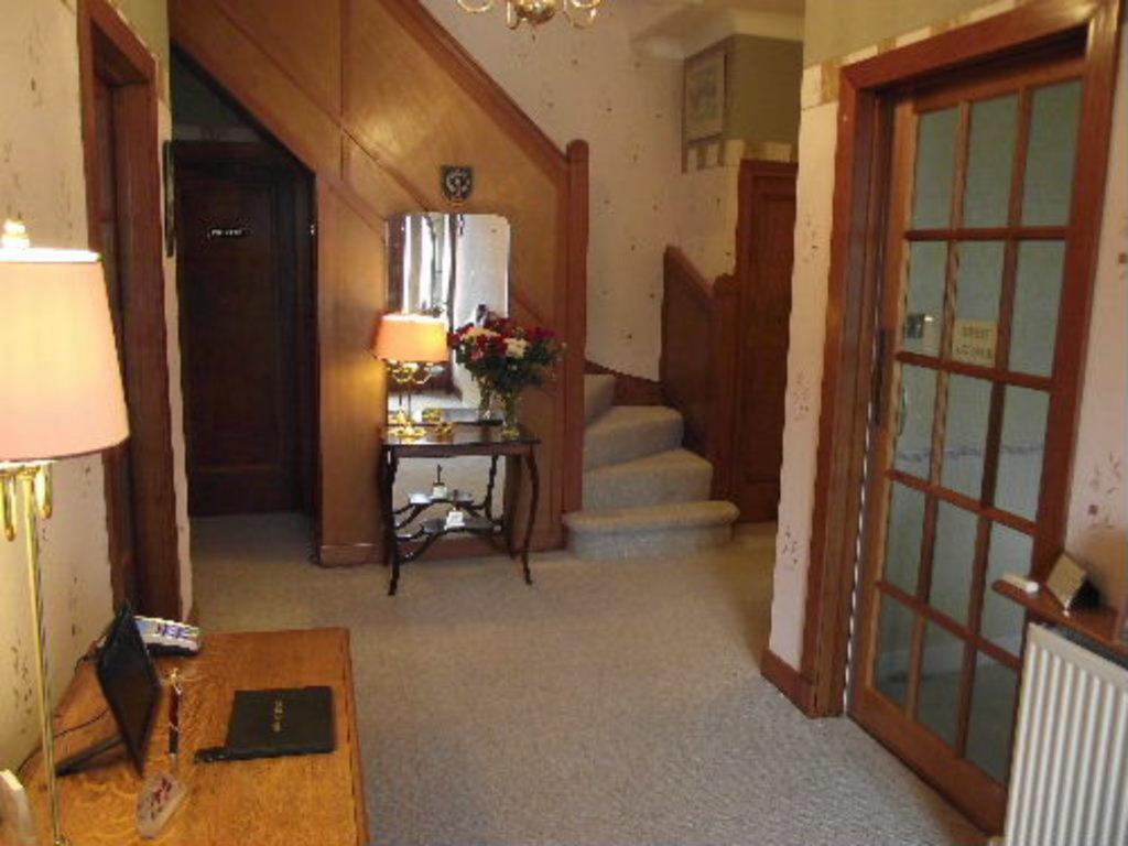 Whin Park Guest House Largs Exteriér fotografie